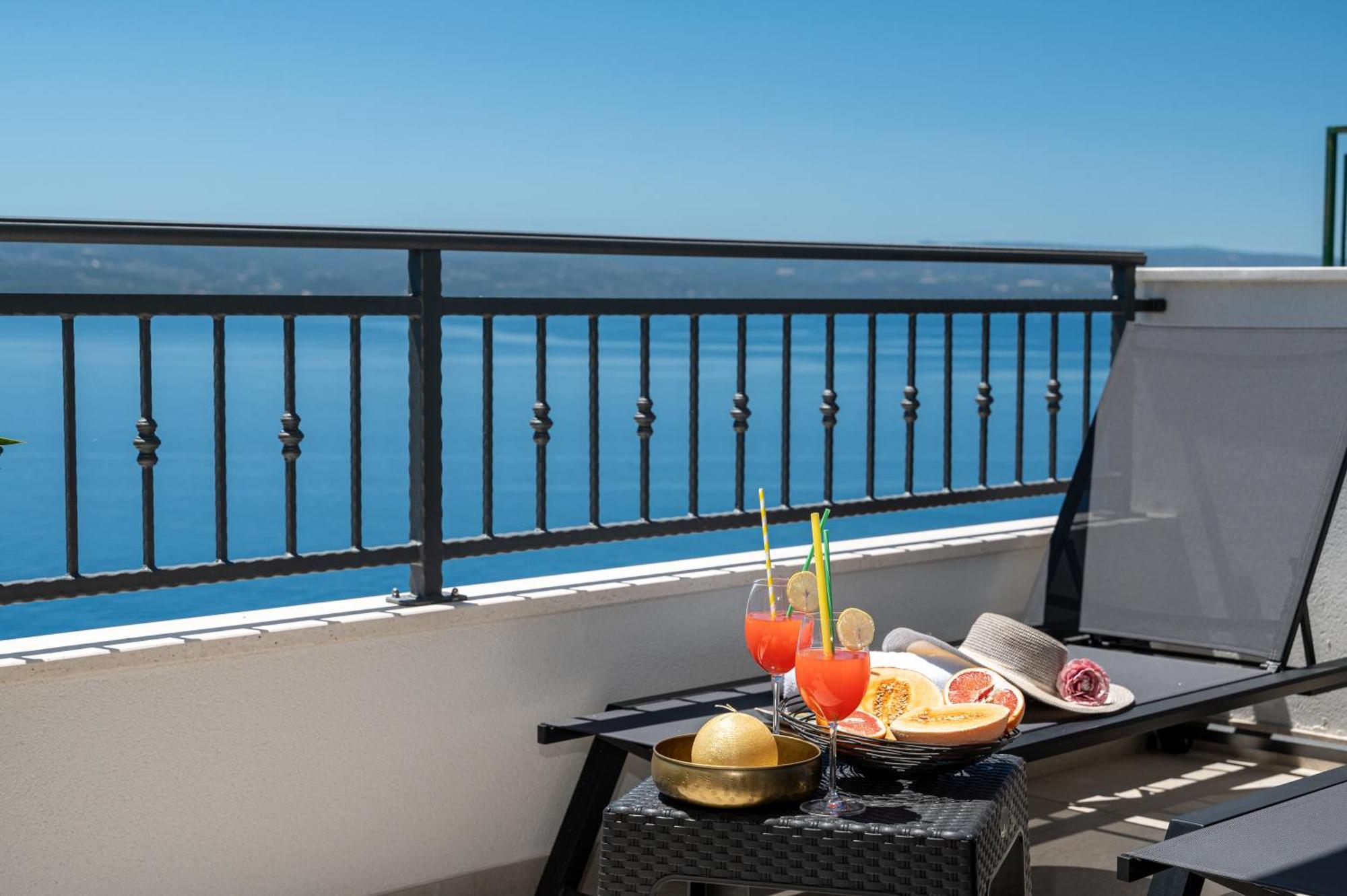 Seaview Apartments Nives Brela Zewnętrze zdjęcie